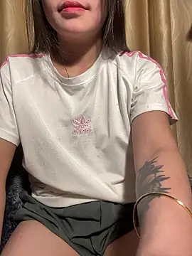 Bella_7777 webcam