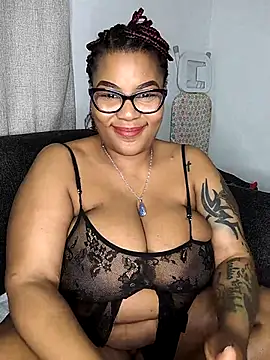 Watch ExclusiveLeexx live on EroticFlix - High definition streams