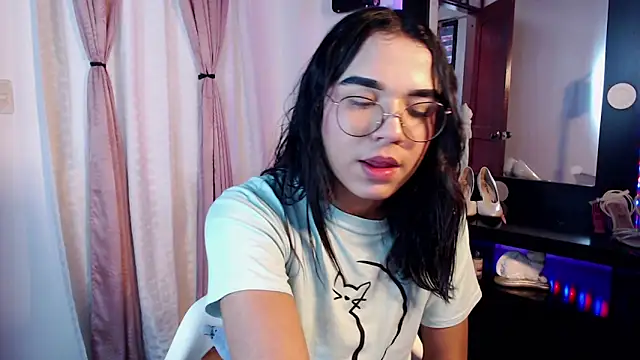 Candyy_doll__ webcam