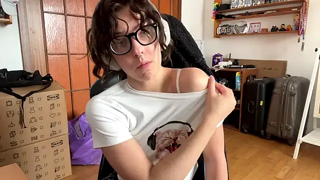 Watch PillowPeachX live on EroticFlix - High definition streams