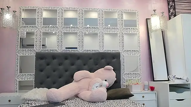 Kalyystra live cam on StripChat