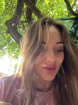 Night_dreams live cam