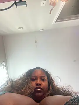 terrestrial-mermaid live cam