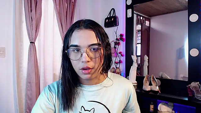 Candyy_doll__ live cam on StripChat