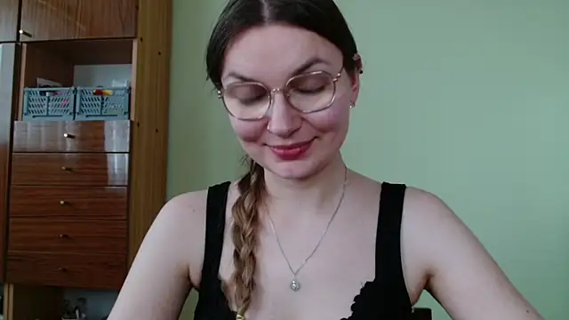 LooveELLYx webcam