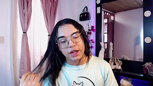 Candyy_doll__ webcam