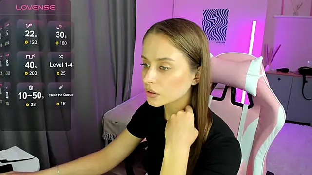 LeslieAarons webcam