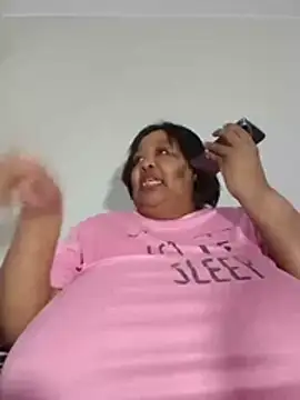 nancy111 (F milf) - Make me squit and cum on my toy