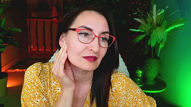UnaTerra live cam on StripChat
