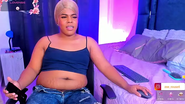 zoee_rose live cam on StripChat