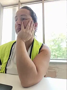 bichota85 (F milf) - Masturbación,5min oficina+ video