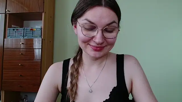 LooveELLYx webcam