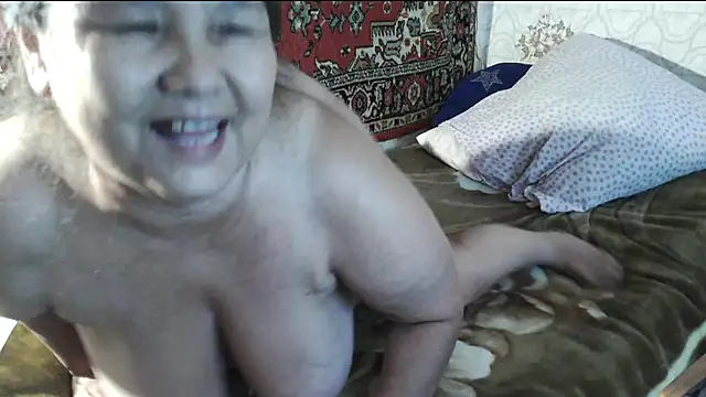 Zulfiya_Bruce webcam