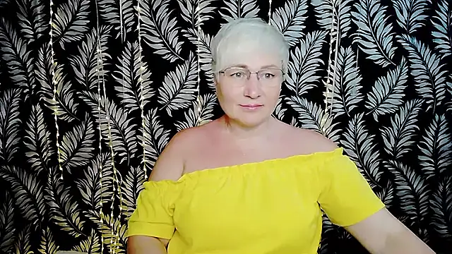 Olivia_playful webcam