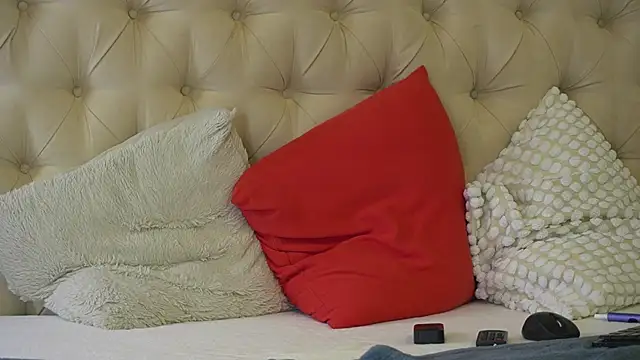 AshleyBllue live cam on StripChat