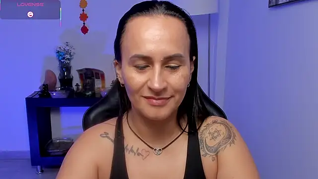 Sara_Charmy webcam