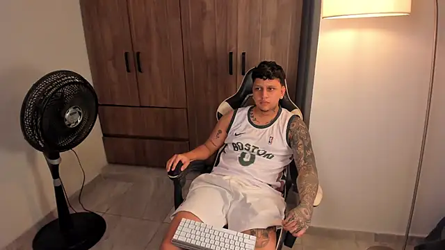 Jake_simons live cam on StripChat