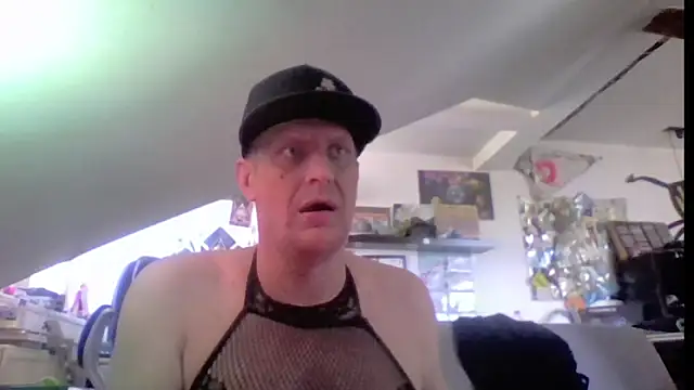 Bigthroaterboy webcam