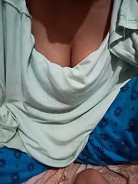 kaviyaponnu0987 webcam
