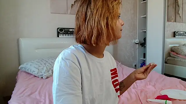 The_Slutty_Fox webcam