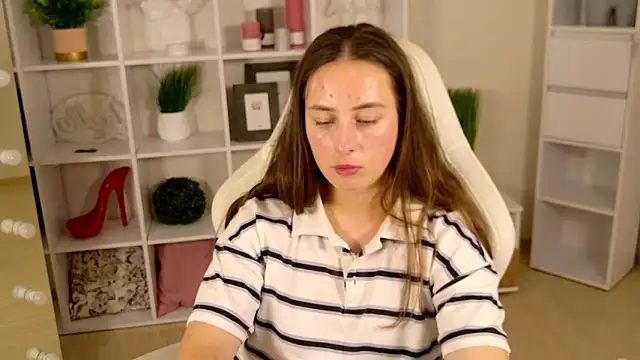 NadinnL webcam