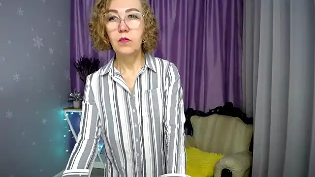 queen_a_n_i webcam