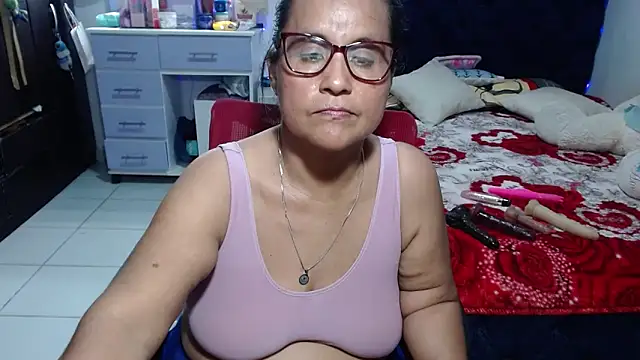 pervert_mommy_ (F mature) - let me fulfill your fantasies my love