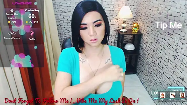 BigTitsnHugeCockTs webcam