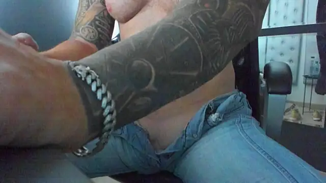 AronGrant webcam