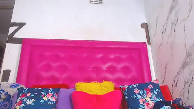 LoloQueen5 webcam