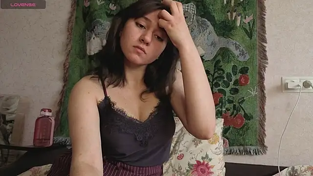 MiaLovelyOne webcam