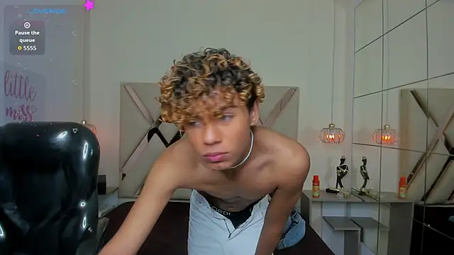 Anyelo_Twink webcam