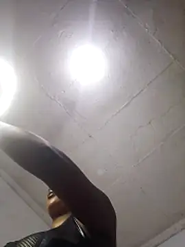 creamiequeen webcam
