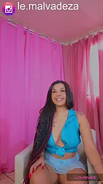 Watch leonasafira live on EroticFlix - High definition streams