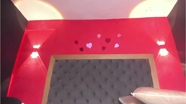 Watch YayaHilton live on EroticFlix - High definition streams