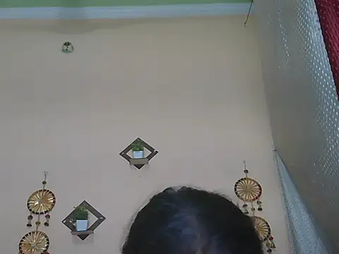 hotee_bhabi (F young) - Boobs show in 2 minets