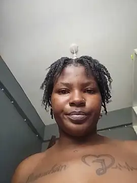 TrishaKalid webcam