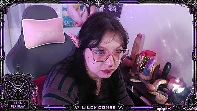 LiloMoon69 webcam
