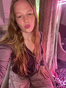 Watch feedeegeorgie live on EroticFlix - High definition streams