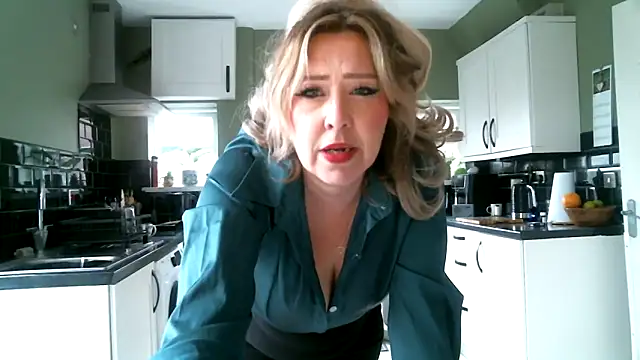 MissHoneyPenny webcam