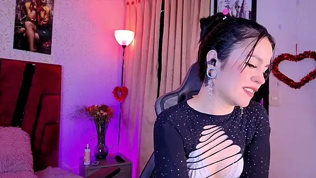 noise_lux33 - Noise_Lux33's free webcam - UK Sex Cams