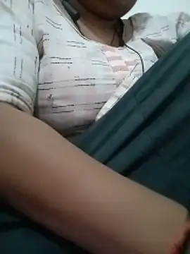 Menka_cut34 webcam