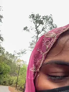 YOURBHABI143 webcam