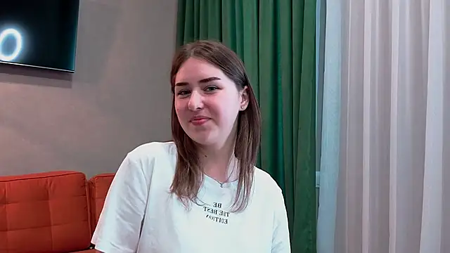PaulineeJones webcam