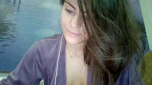 AliceTailor live cam on StripChat