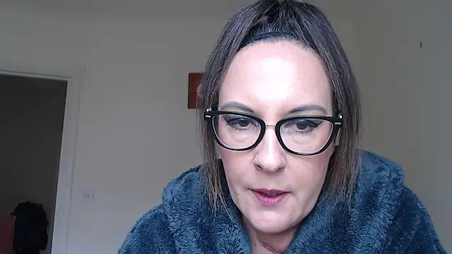 Humiliatrixxxx live cam on StripChat