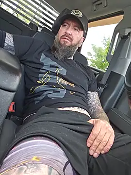 Beardedtattood's live cam