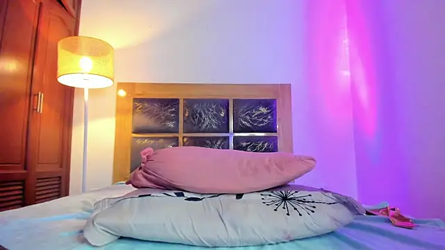 Zoe_sky1 webcam