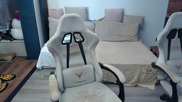 Sunny-Girl1 webcam