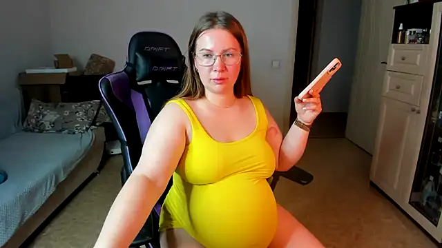 Watch stella_vestal live on EroticFlix - High definition streams